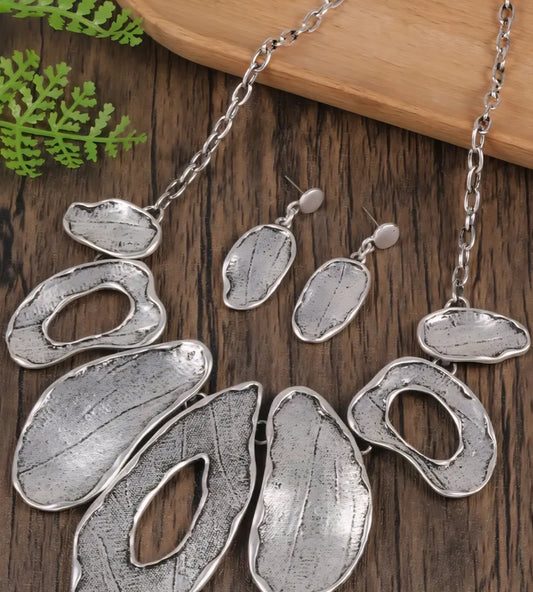 Bohemian Cool Cutout Necklace Earrings Set