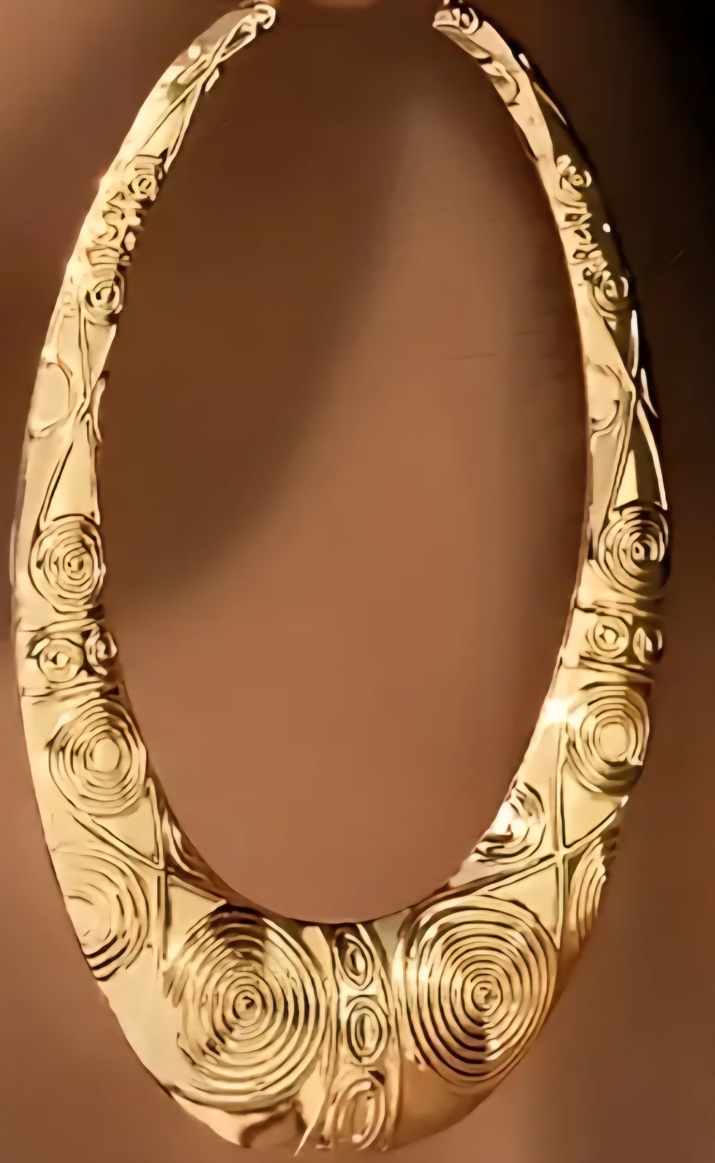 Oval Pattern Hoop Earrings