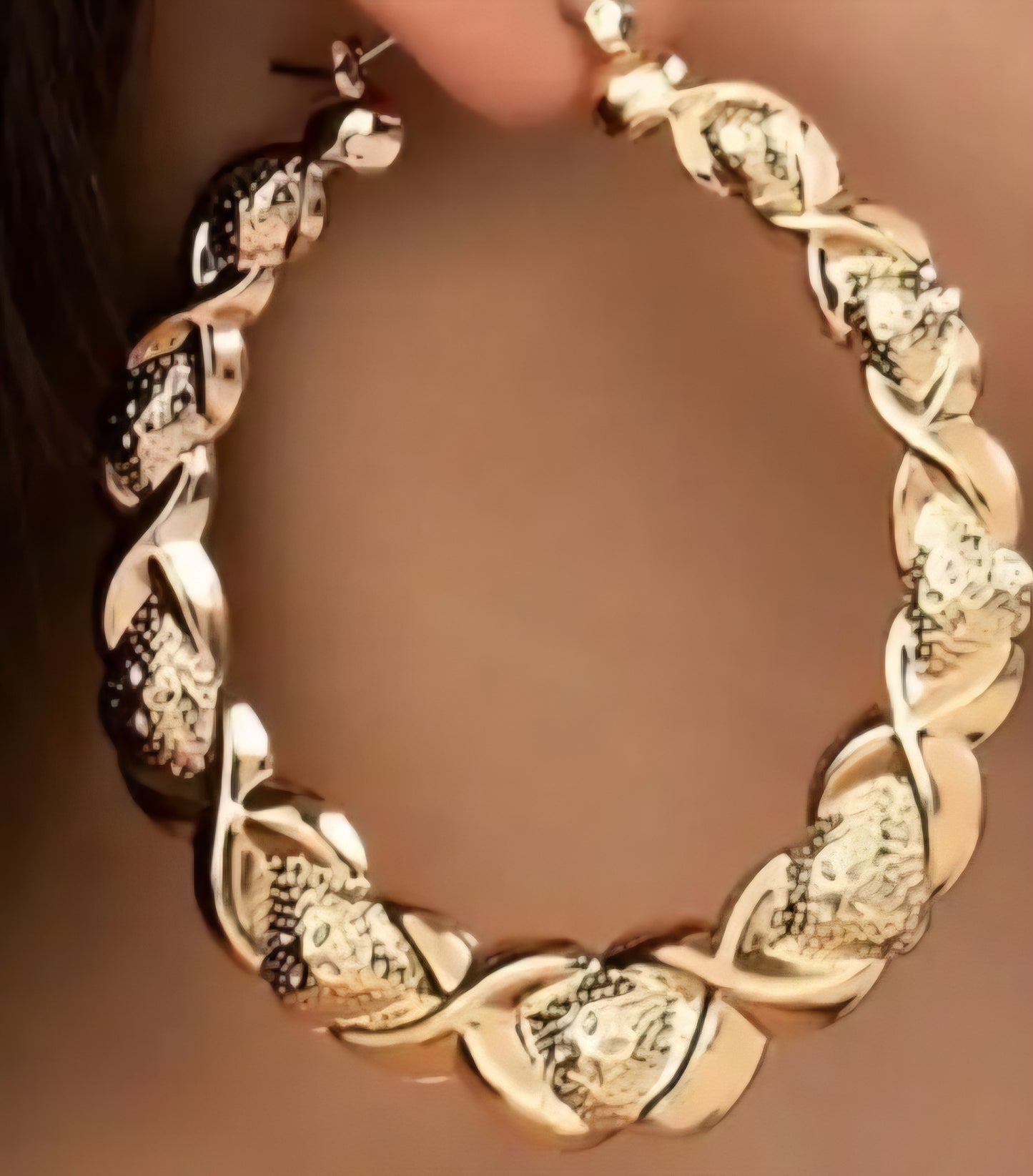 Exquisite and Smooth Embossed Carved Patterns